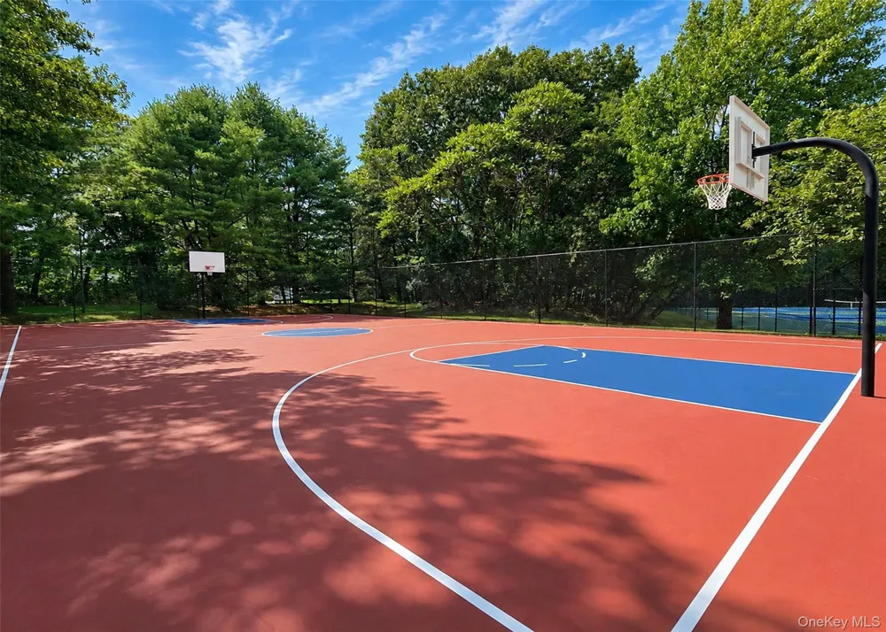 333 Prairie Court Manorville, NY 11949
