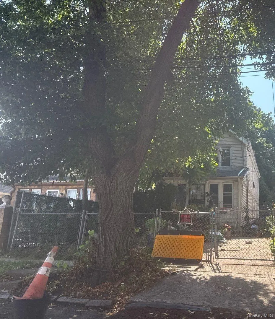 195-10 Sagamore Avenue Hollis, NY 11423