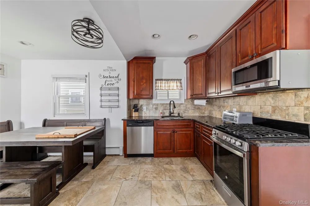 15 Kent Road Island Park, NY 11558