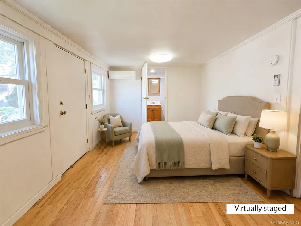 256-15 Pembroke Avenue Great Neck, NY 11020