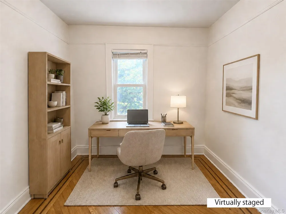 256-15 Pembroke Avenue Great Neck, NY 11020