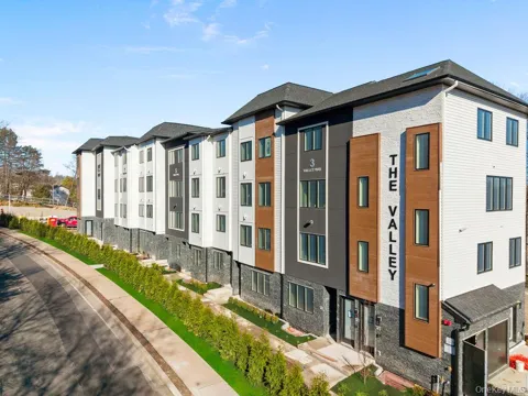 3 Valley Way #220