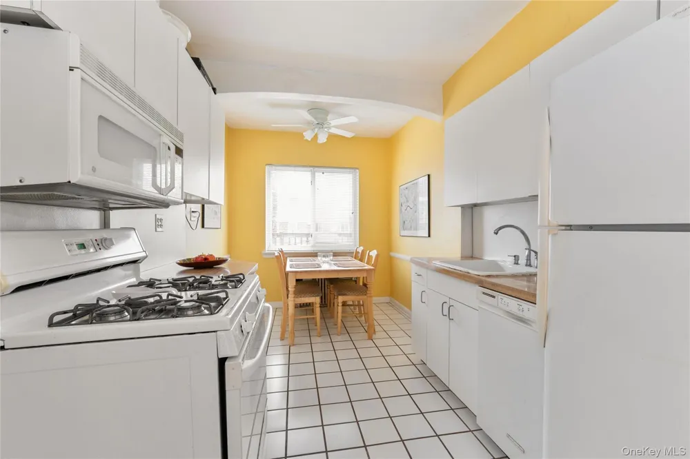 17519 74th Avenue Fresh Meadows, NY 11366