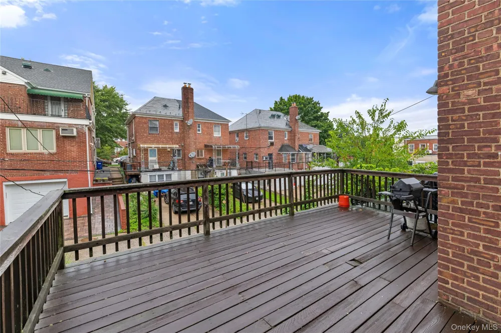 17519 74th Avenue Fresh Meadows, NY 11366