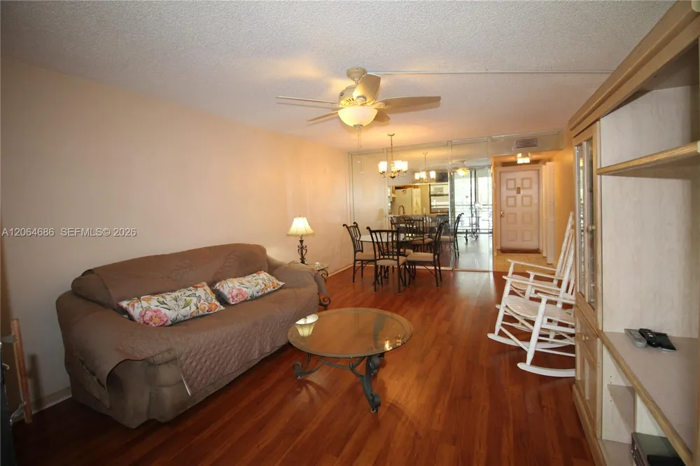 900 Colony Point Cir #216 Pembroke Pines, FL 33026