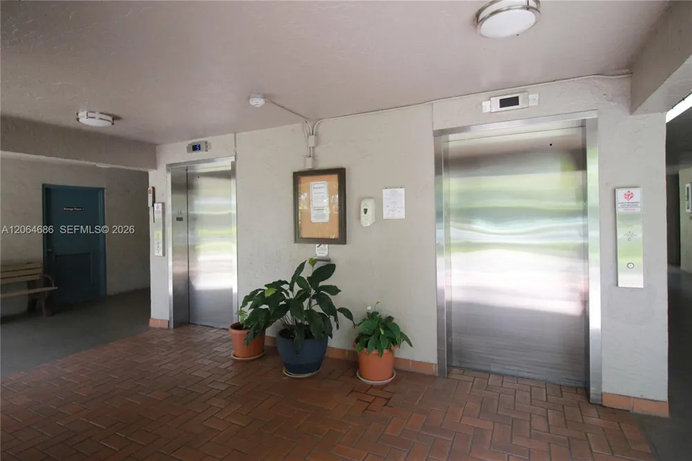 900 Colony Point Cir #216 Pembroke Pines, FL 33026