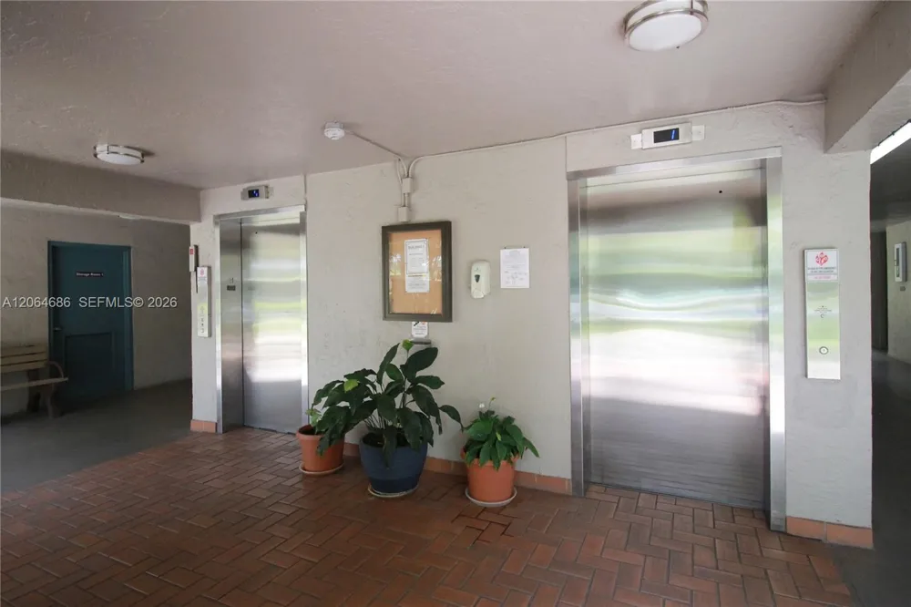 900 Colony Point Cir #216 Pembroke Pines, FL 33026