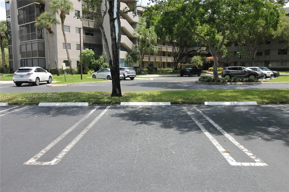 900 Colony Point Cir #216 Pembroke Pines, FL 33026