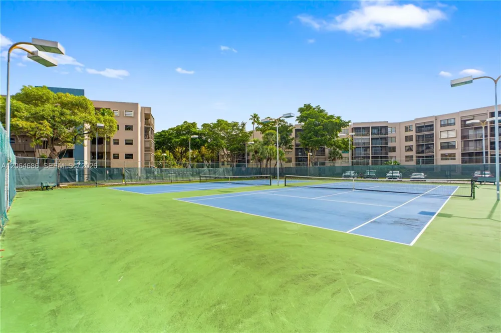 900 Colony Point Cir #216 Pembroke Pines, FL 33026