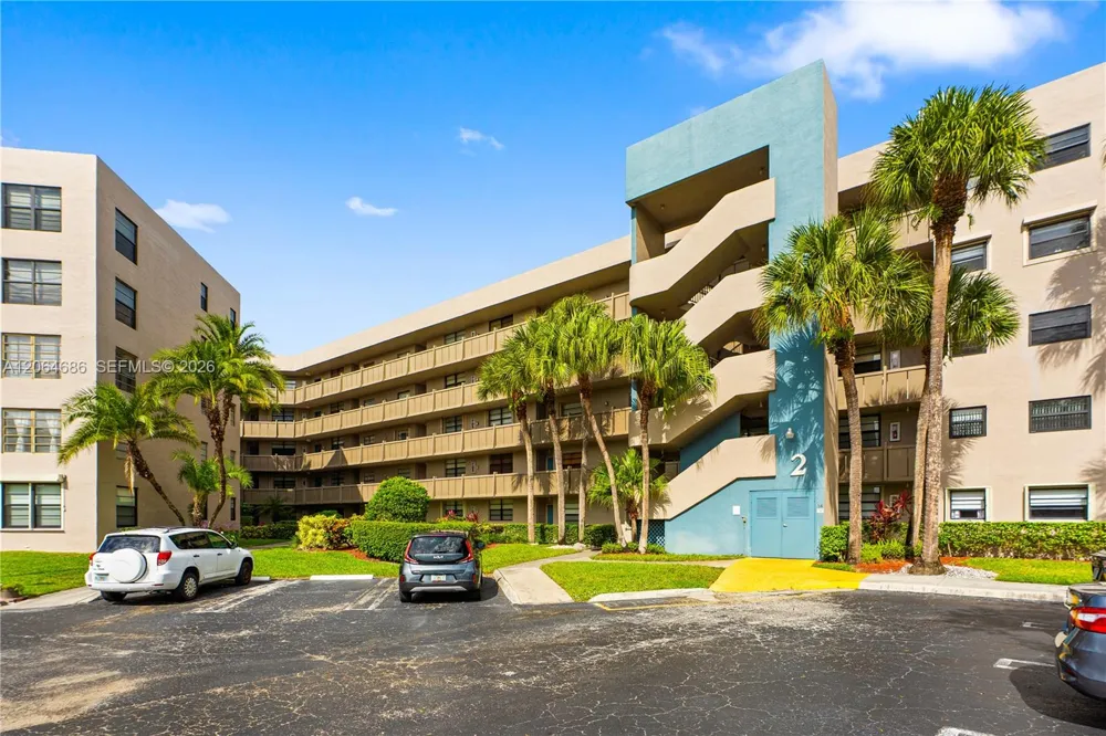900 Colony Point Cir #216 Pembroke Pines, FL 33026