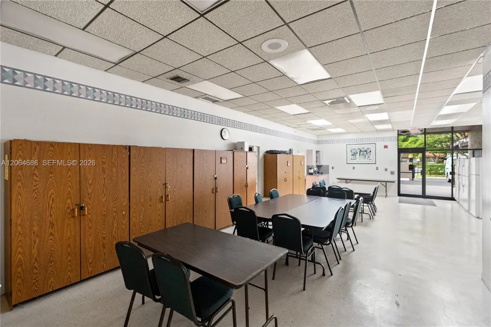 900 Colony Point Cir #216 Pembroke Pines, FL 33026