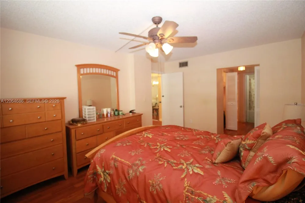 900 Colony Point Cir #216 Pembroke Pines, FL 33026