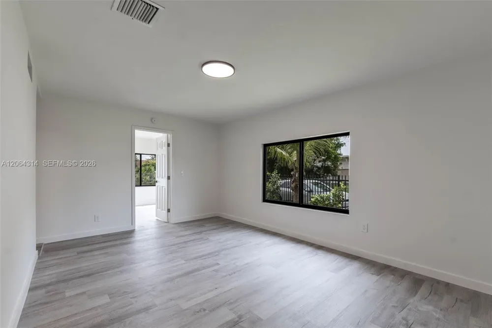 25 NW 78th St #1 Miami, FL 33150