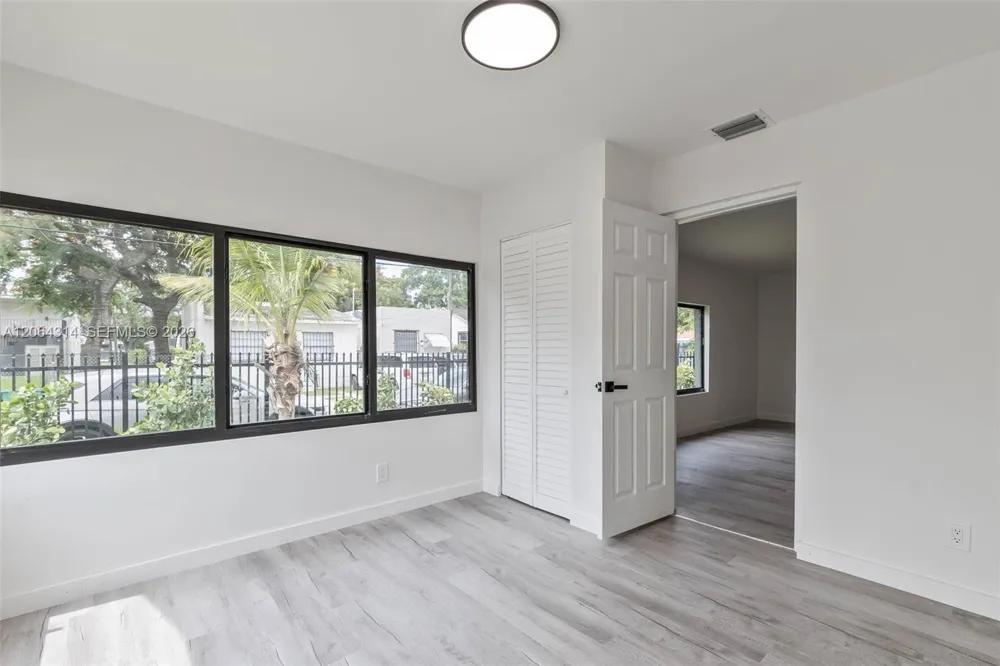 25 NW 78th St #1 Miami, FL 33150