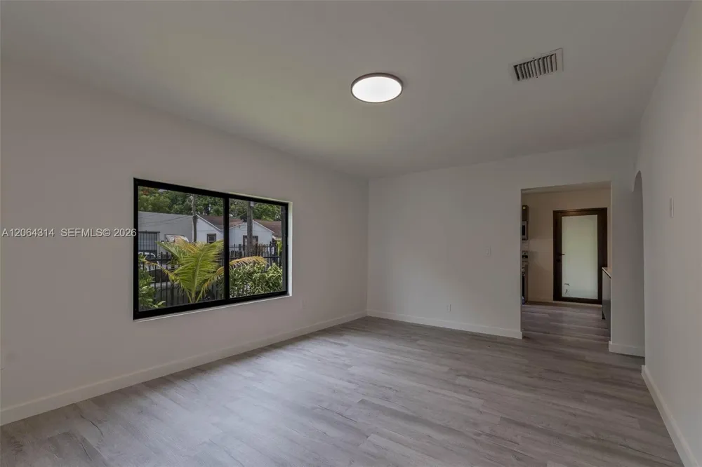 25 NW 78th St #1 Miami, FL 33150