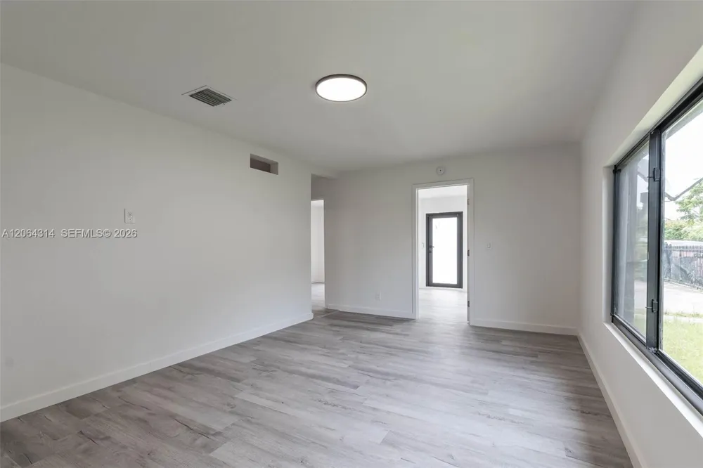 25 NW 78th St #1 Miami, FL 33150