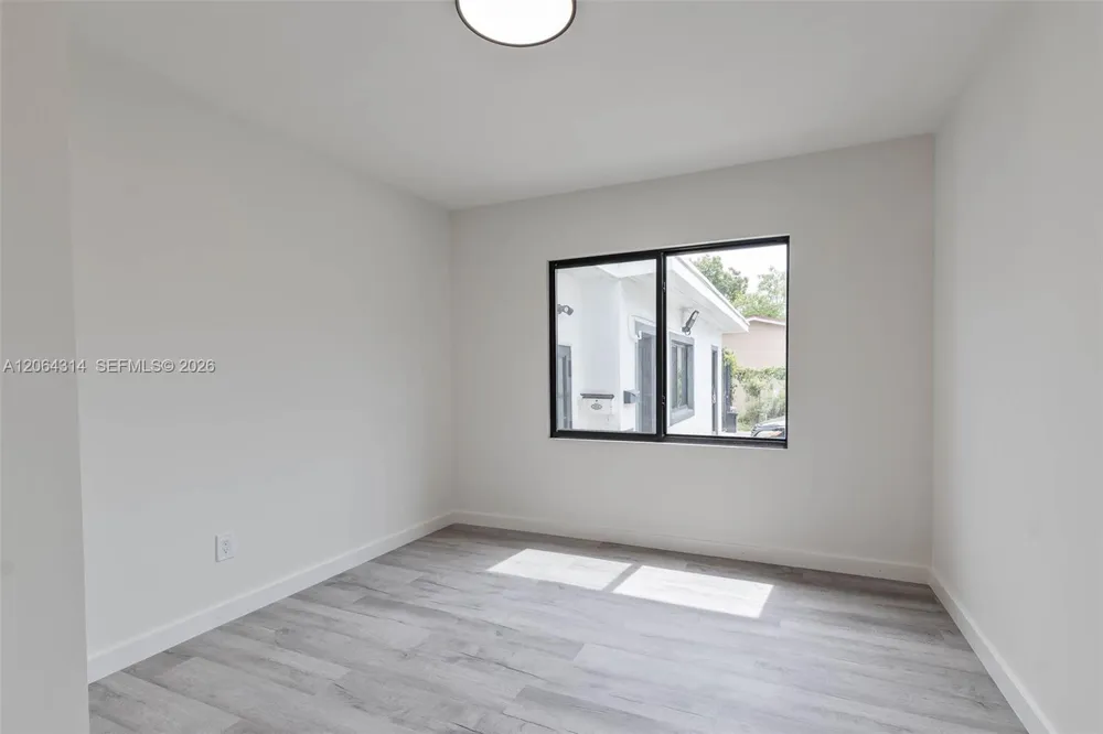 25 NW 78th St #1 Miami, FL 33150