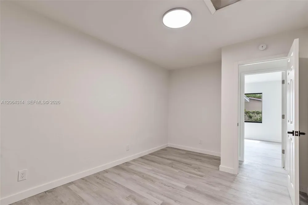 25 NW 78th St #1 Miami, FL 33150