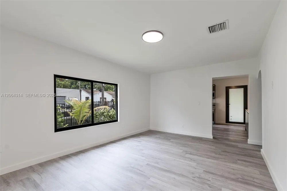 25 NW 78th St #1 Miami, FL 33150