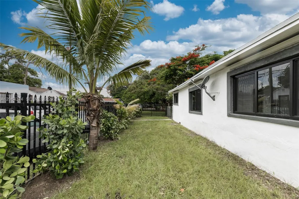 25 NW 78th St #1 Miami, FL 33150