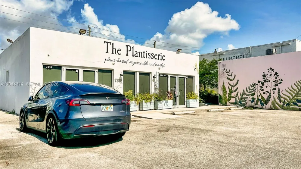 25 NW 78th St #1 Miami, FL 33150