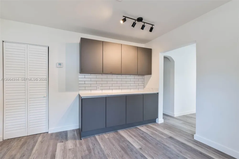 25 NW 78th St #1 Miami, FL 33150
