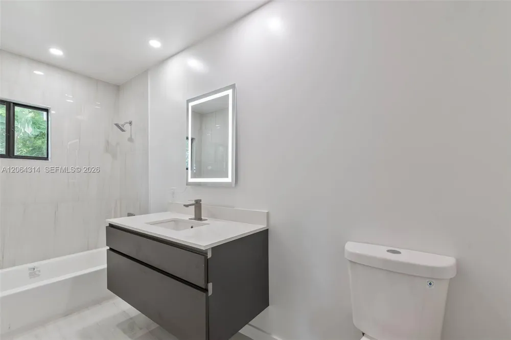 25 NW 78th St #1 Miami, FL 33150