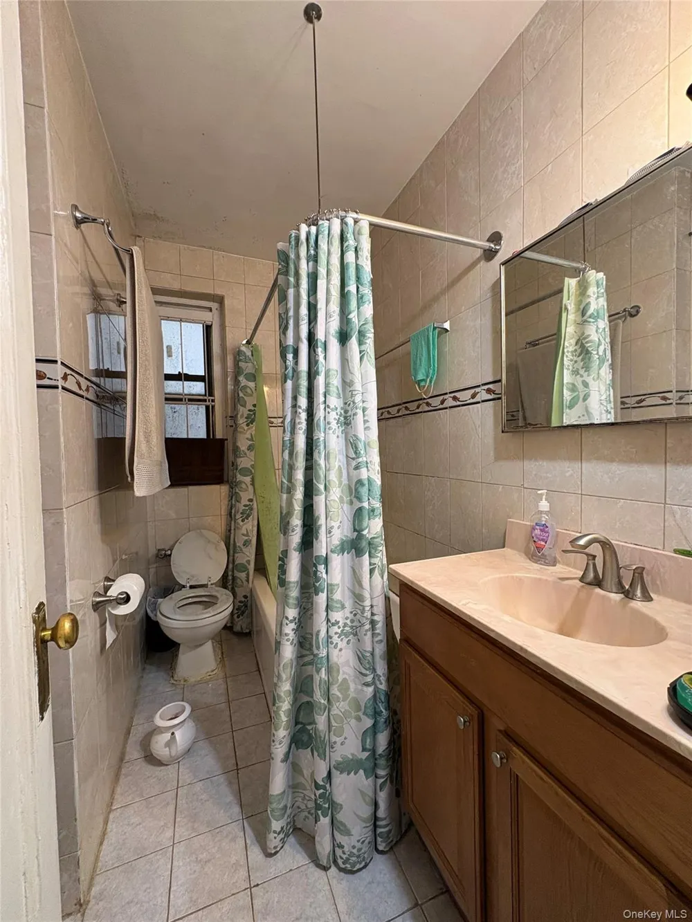 35-35 75th Street #105 Jackson Heights, NY 11372