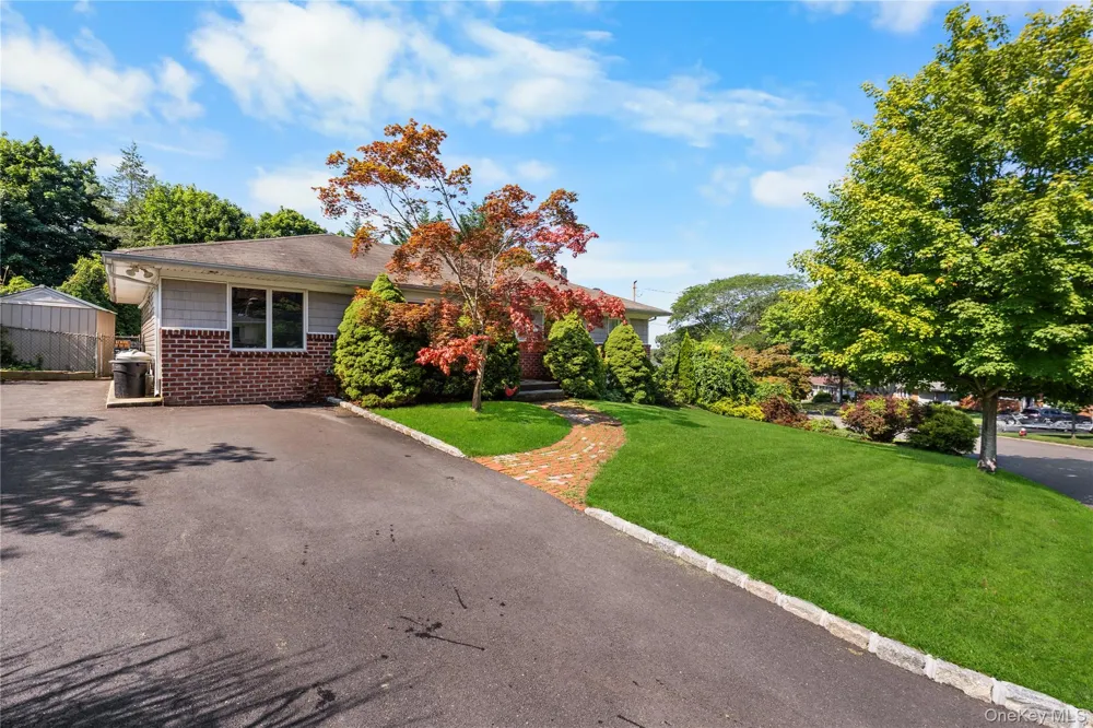 23 Charmian Street Huntington Station, NY 11746