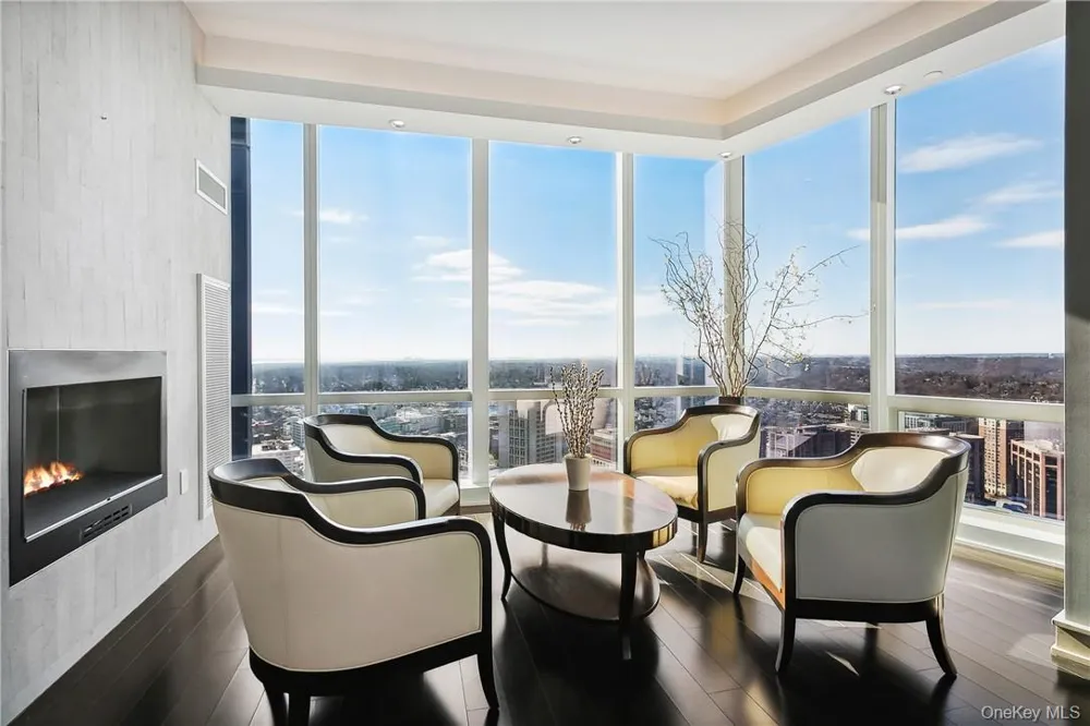 5 Renaissance Square #PH40C White Plains, NY 10601