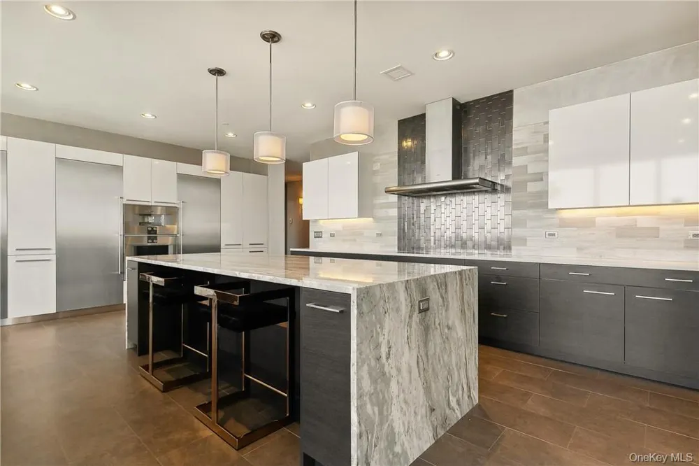 5 Renaissance Square #PH40C White Plains, NY 10601