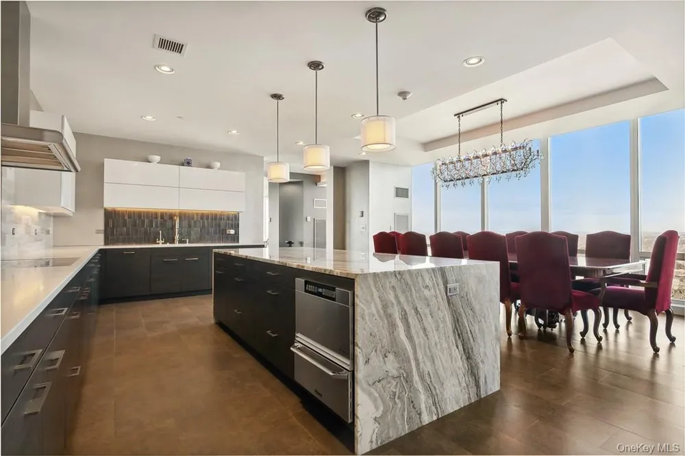 5 Renaissance Square #PH40C White Plains, NY 10601