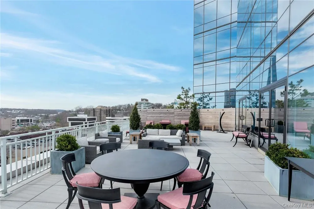 5 Renaissance Square #PH40C White Plains, NY 10601