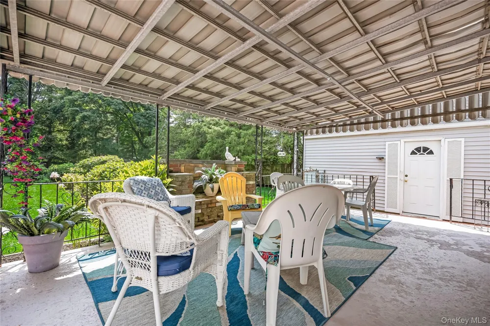 4 Crinkle Court Northport, NY 11768