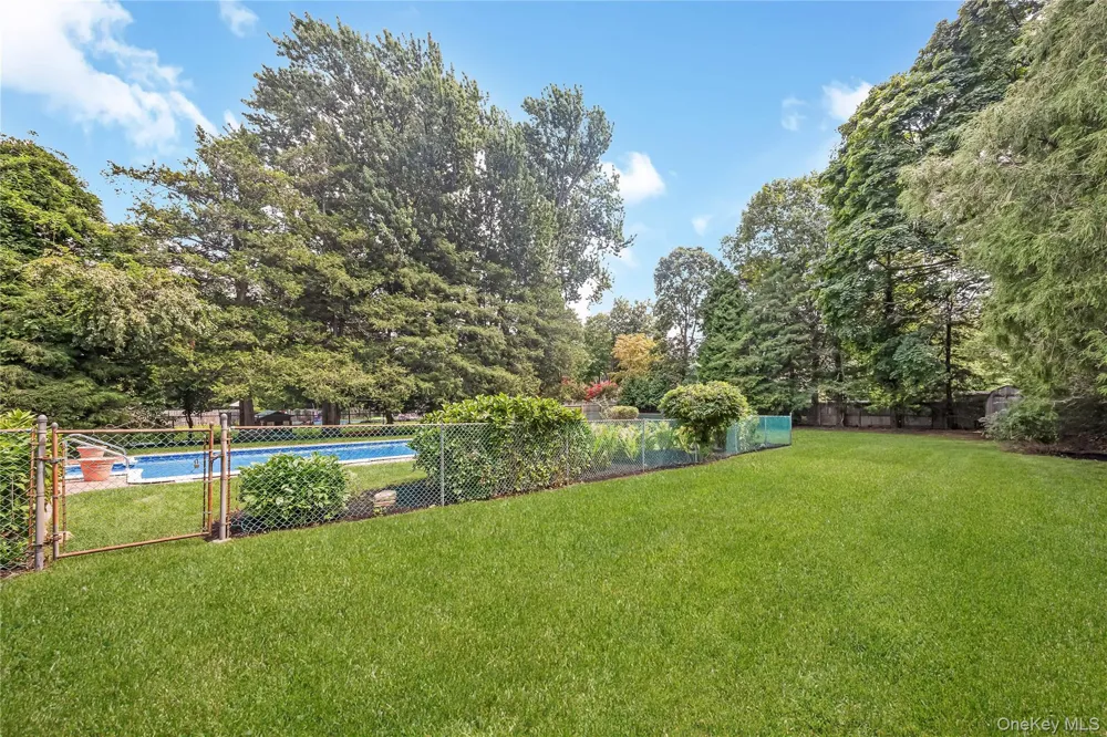4 Crinkle Court Northport, NY 11768