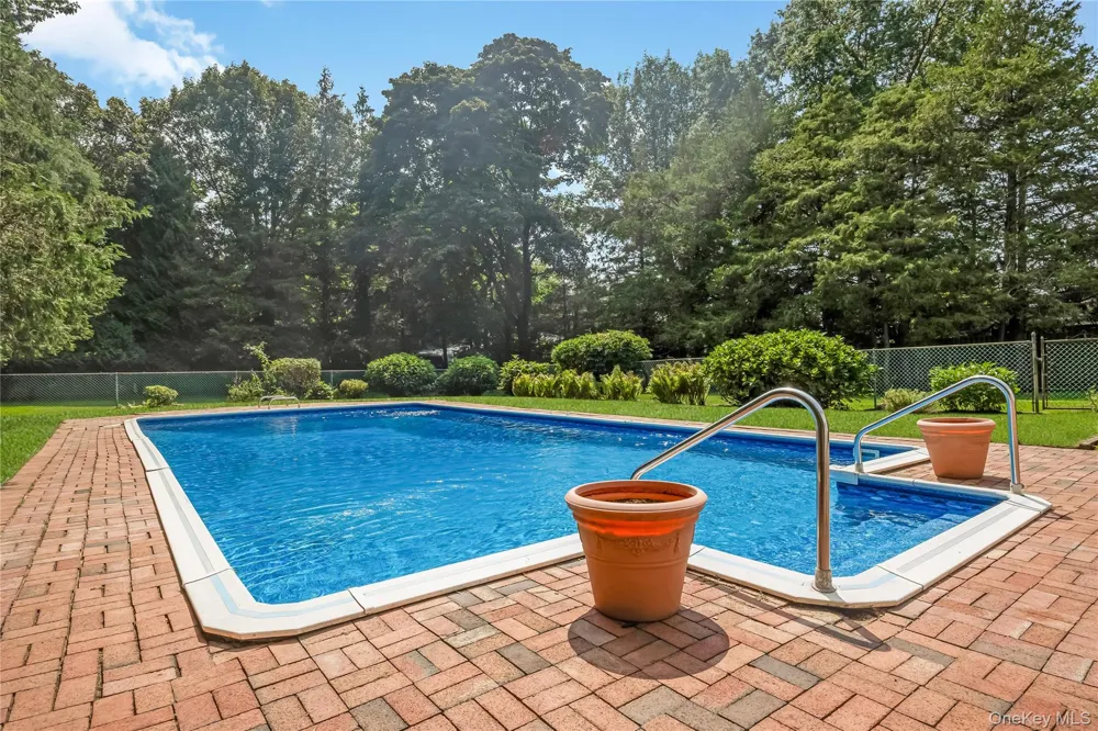 4 Crinkle Court Northport, NY 11768