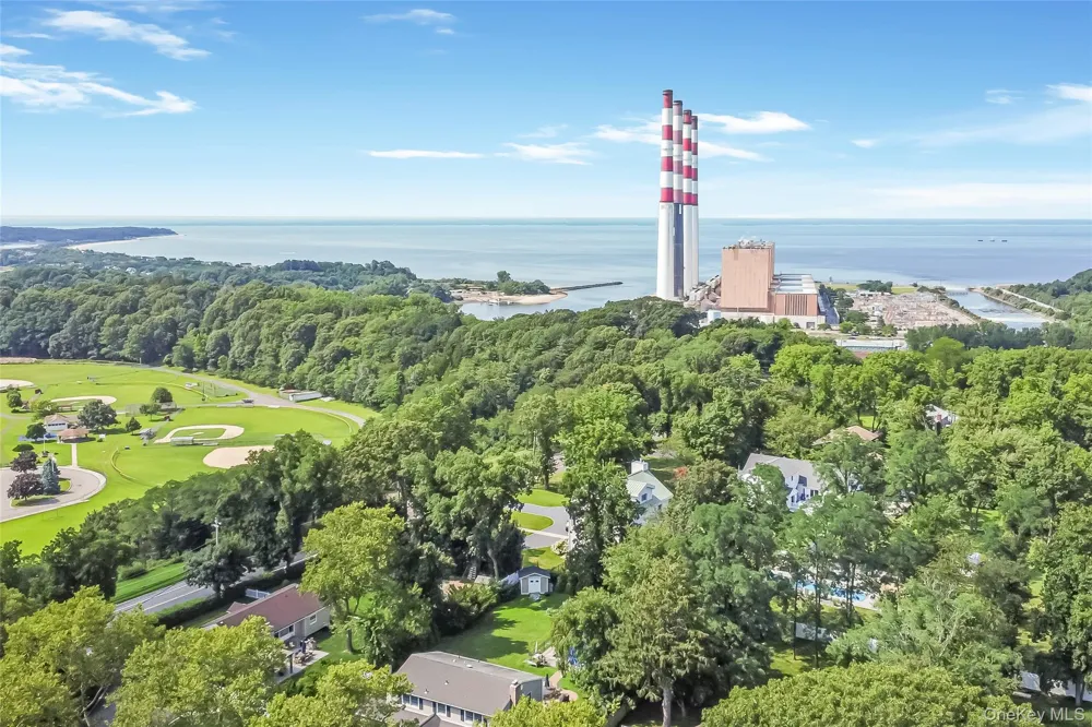 4 Crinkle Court Northport, NY 11768