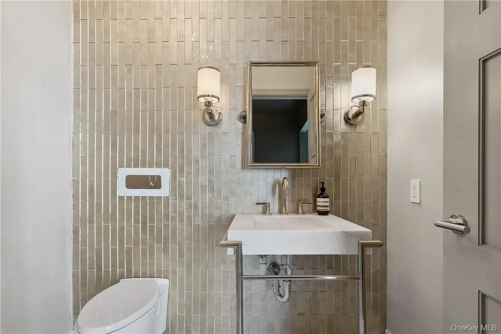 5 Renaissance Square #PH40C White Plains, NY 10601