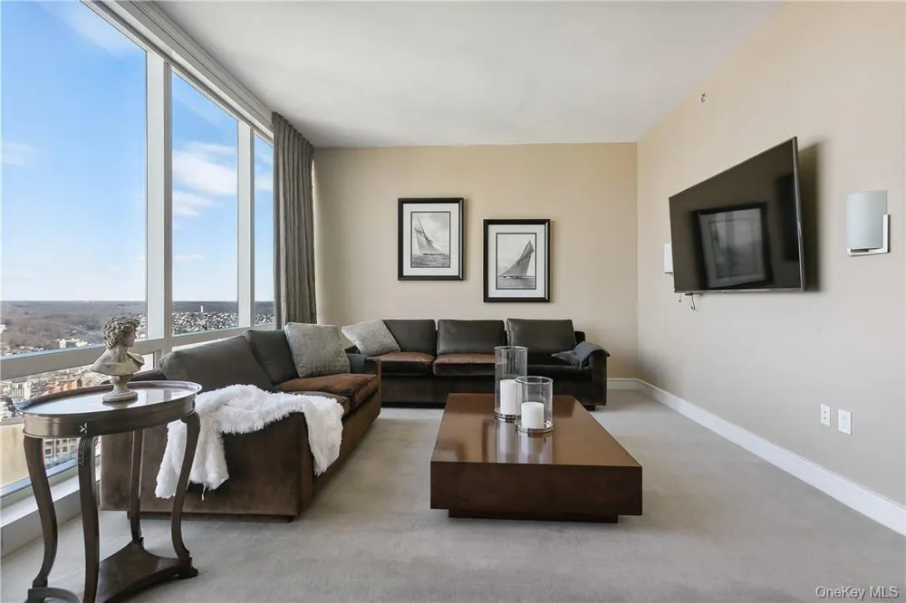 5 Renaissance Square #PH40C White Plains, NY 10601
