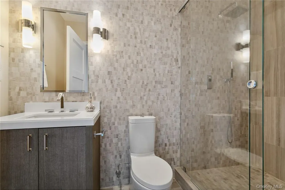 5 Renaissance Square #PH40C White Plains, NY 10601