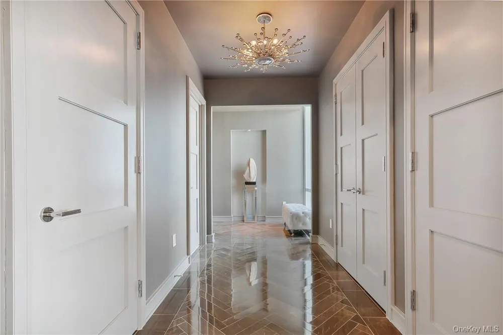 5 Renaissance Square #PH40C White Plains, NY 10601