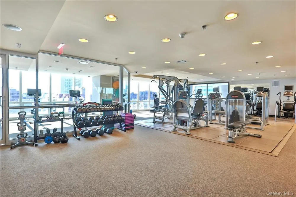 5 Renaissance Square #PH40C White Plains, NY 10601