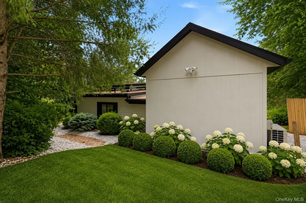 11 Vails Lake Shore Drive North Salem, NY 10509
