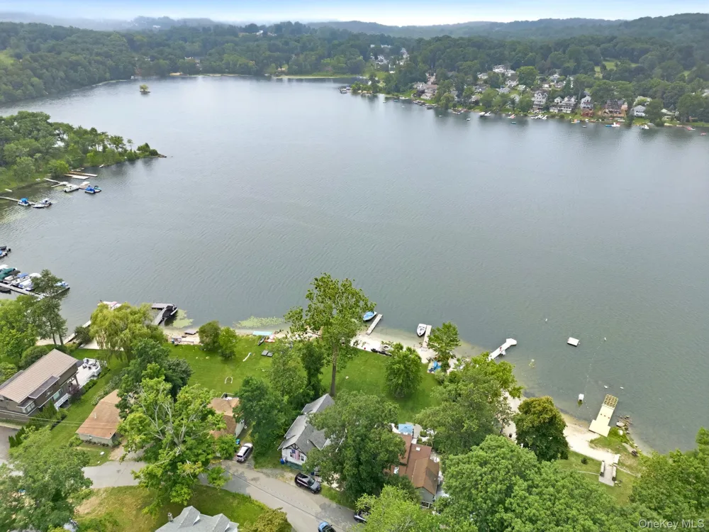 11 Vails Lake Shore Drive North Salem, NY 10509