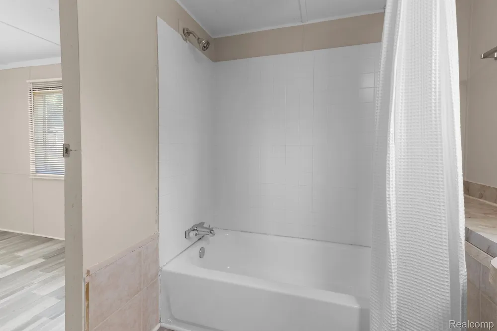 351 North Squirrel Road #223 Auburn Hills City, MI 48326