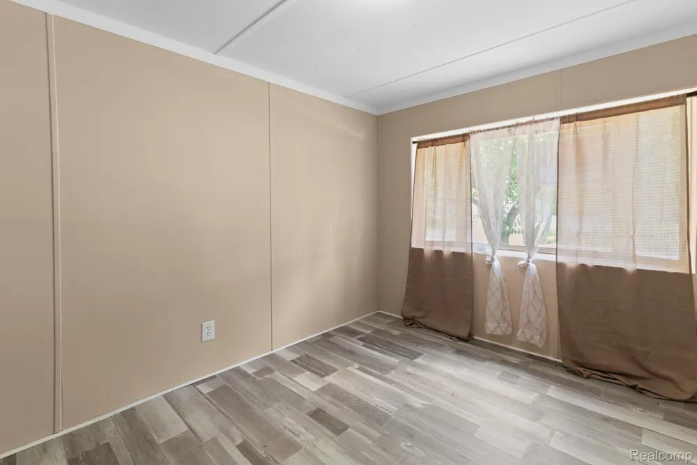 351 North Squirrel Road #223 Auburn Hills City, MI 48326