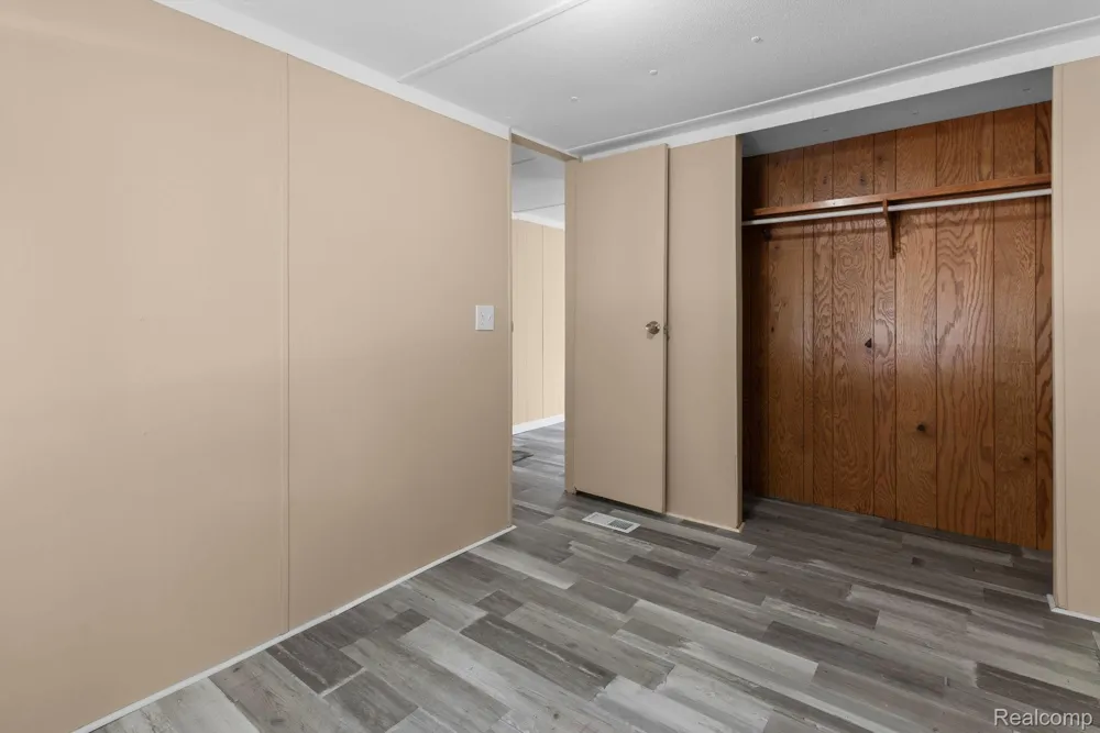 351 North Squirrel Road #223 Auburn Hills City, MI 48326