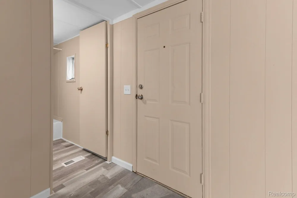 351 North Squirrel Road #223 Auburn Hills City, MI 48326