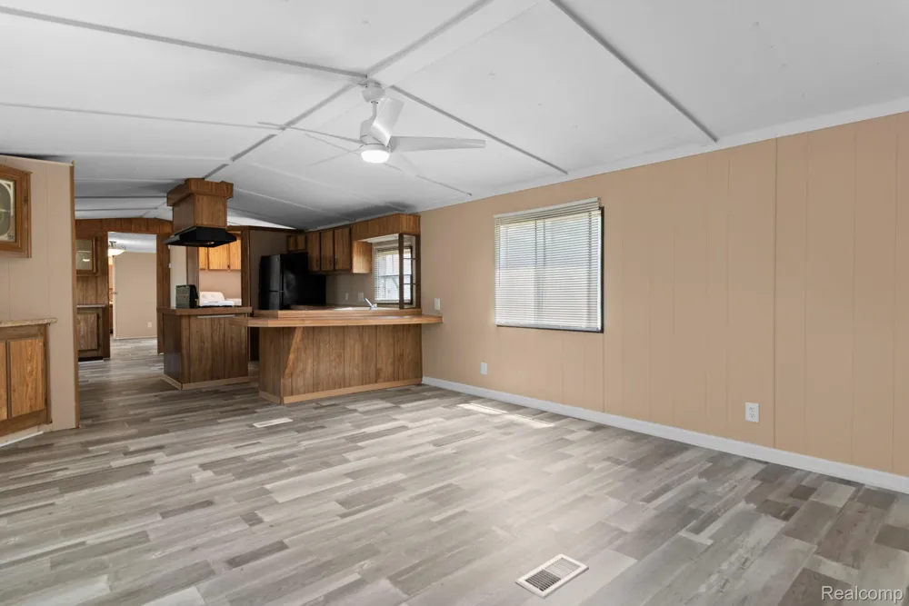 351 North Squirrel Road #223 Auburn Hills City, MI 48326