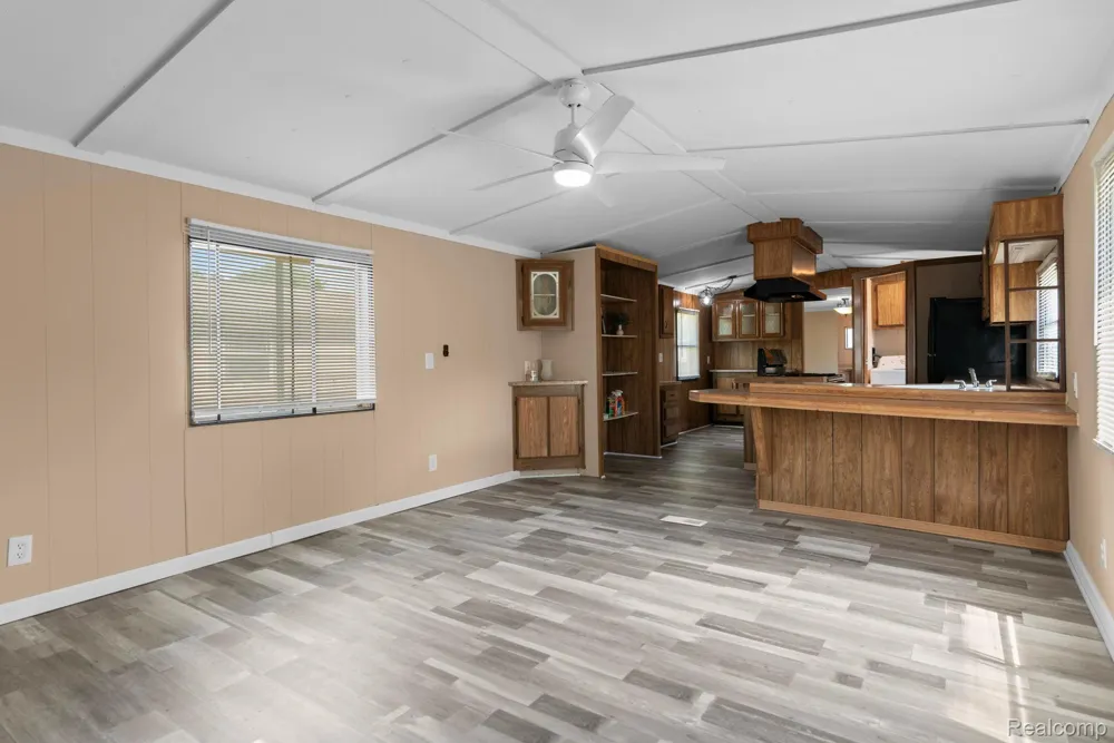 351 North Squirrel Road #223 Auburn Hills City, MI 48326